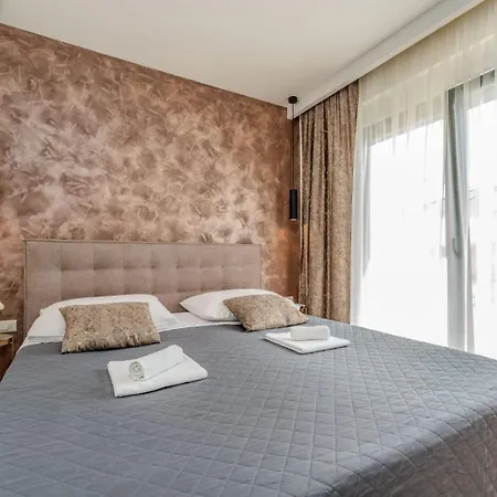 Vila In With A Heated Pool And Complete Privacy - By Ta Leut Agency Privlaka (Zadar)