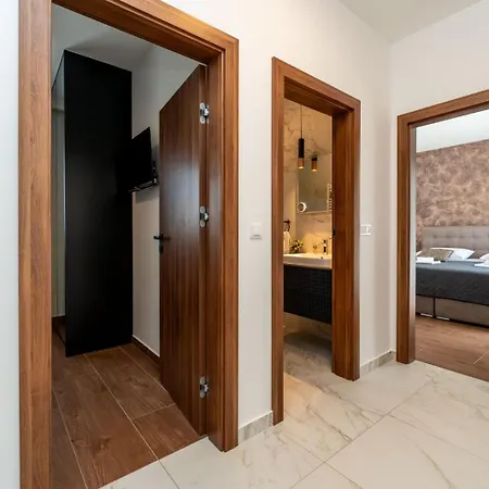 In With A Heated Pool And Complete Privacy - By Ta Leut Agency Vila