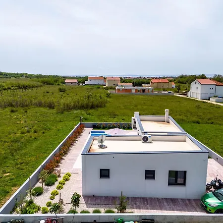 In With A Heated Pool And Complete Privacy - By Ta Leut Agency Privlaka (Zadar)