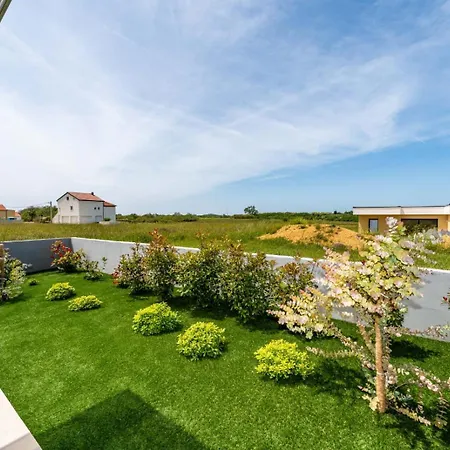 With A Heated Pool And Complete Privacy - By Ta Leut