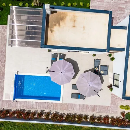 In With A Heated Pool And Complete Privacy - By Ta Leut Agency Vila Privlaka (Zadar)