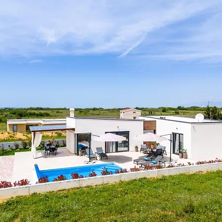 With A Heated Pool And Complete Privacy - By Ta Leut Villa