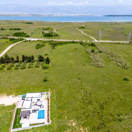 Vila In With A Heated Pool And Complete Privacy - By Ta Leut Agency Privlaka (Zadar)