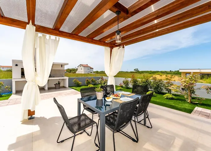 Вилла In With A Heated Pool And Complete Privacy - By Ta Leut Agency