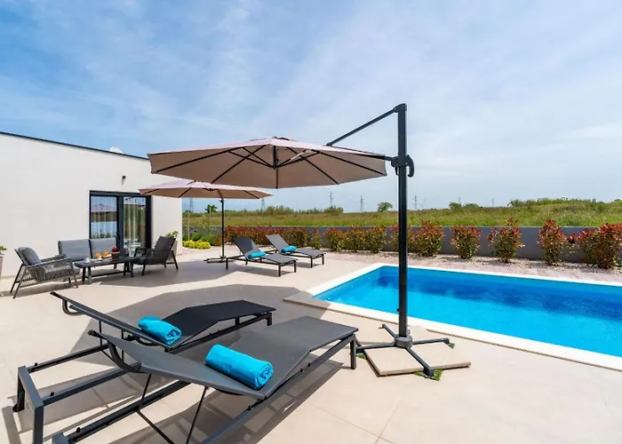 Вилла In With A Heated Pool And Complete Privacy - By Ta Leut Agency
