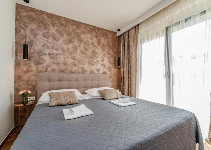 Вилла In With A Heated Pool And Complete Privacy - By Ta Leut Agency Привлака