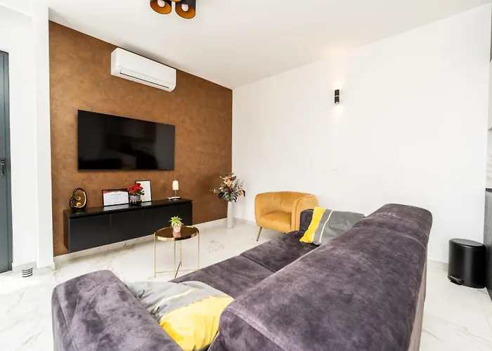 Вилла In With A Heated Pool And Complete Privacy - By Ta Leut Agency