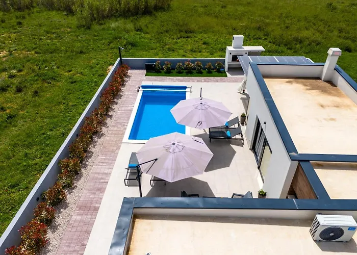 Вилла In With A Heated Pool And Complete Privacy - By Ta Leut Agency *