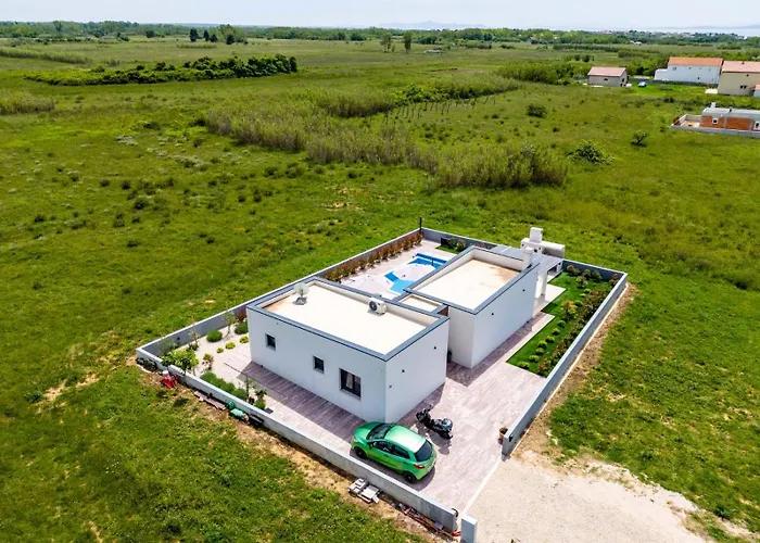 Вилла In With A Heated Pool And Complete Privacy - By Ta Leut Agency *
