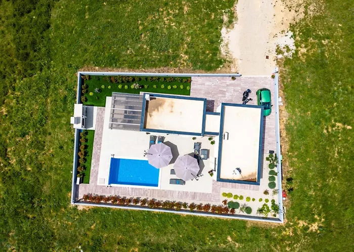 In With A Heated Pool And Complete Privacy - By Ta Leut Agency Вилла Привлака