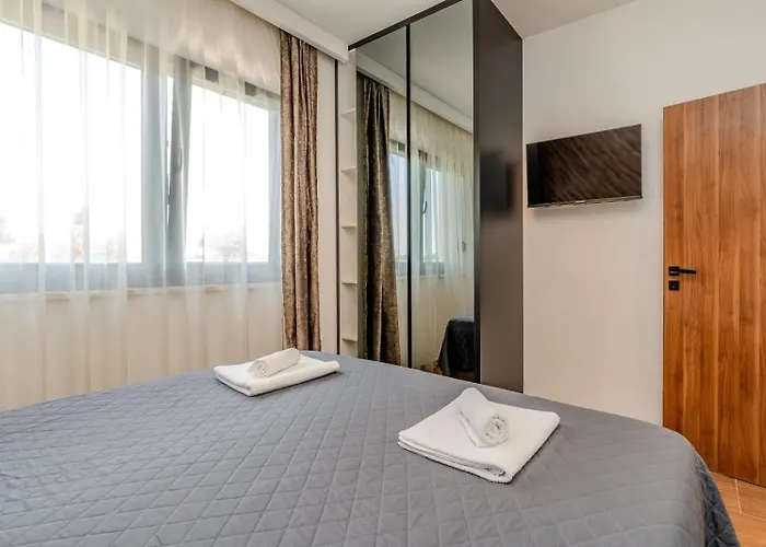 In With A Heated Pool And Complete Privacy - By Ta Leut Agency Privlaka (Zadar)