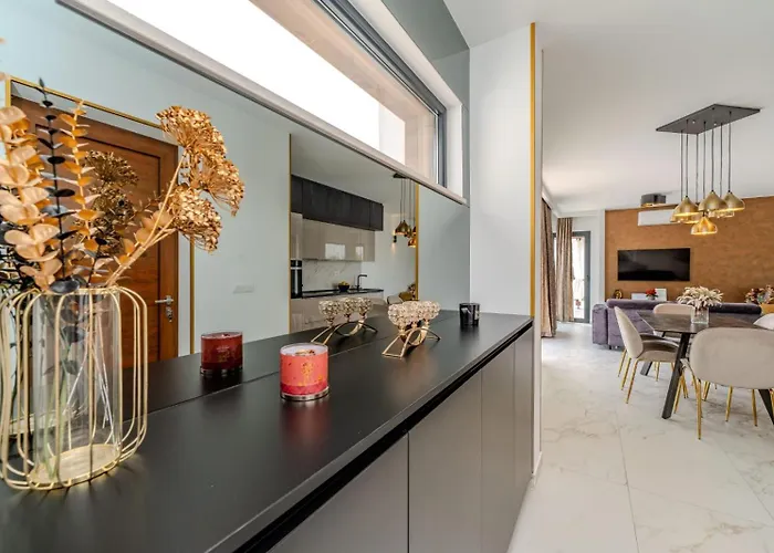 In With A Heated Pool And Complete Privacy - By Ta Leut Agency Vila